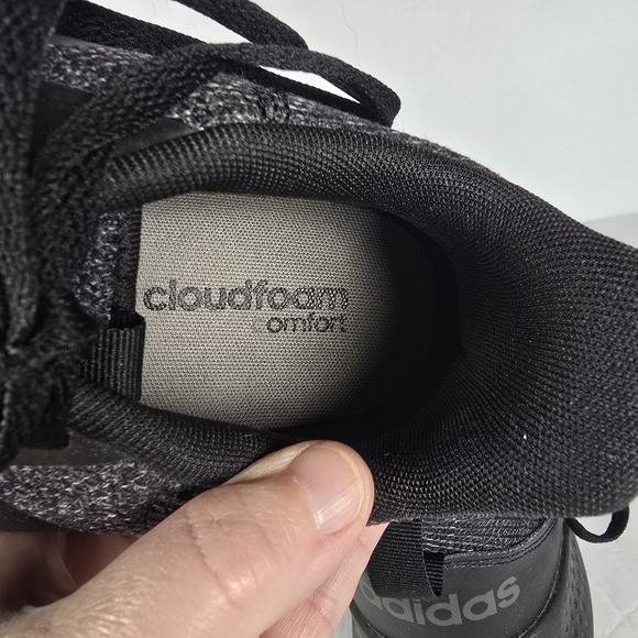 Athletic_Shoes